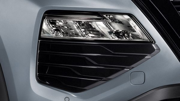 Front Bumper Finisher Piano Black ชุดคิ้วกระจังหน้า สีดำเปียโนแบล็ค