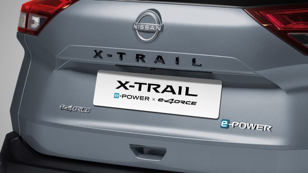 X-TRAIL Emblem Piano Black โลโก้ฝาท้าย X-TRAIL สีดำเปียโนแบล็ค
